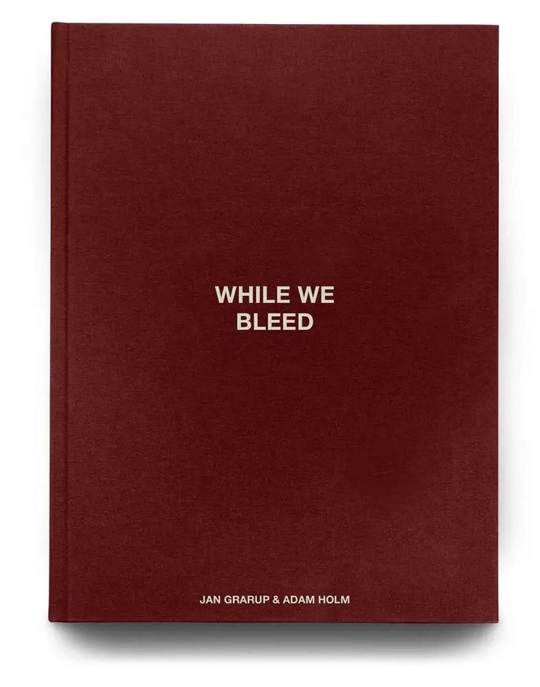 Billede af WHILE WE BLEED - Dansk udgave